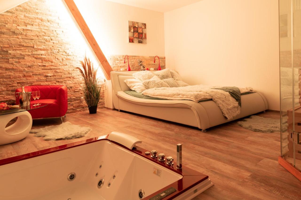 Romanticky Wellness Suite Hotel Heinz โดบริช ภายนอก รูปภาพ