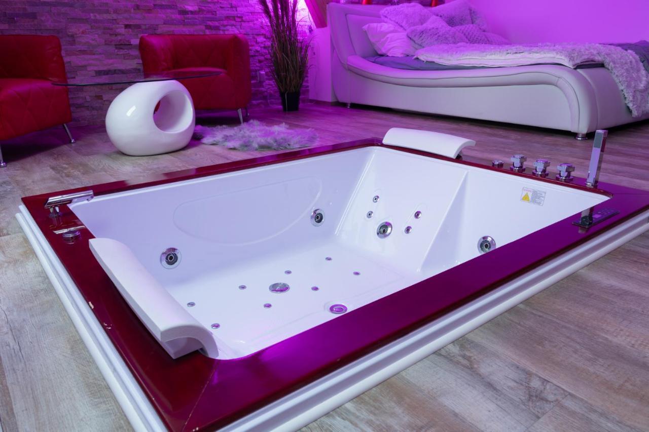 Romanticky Wellness Suite Hotel Heinz โดบริช ภายนอก รูปภาพ