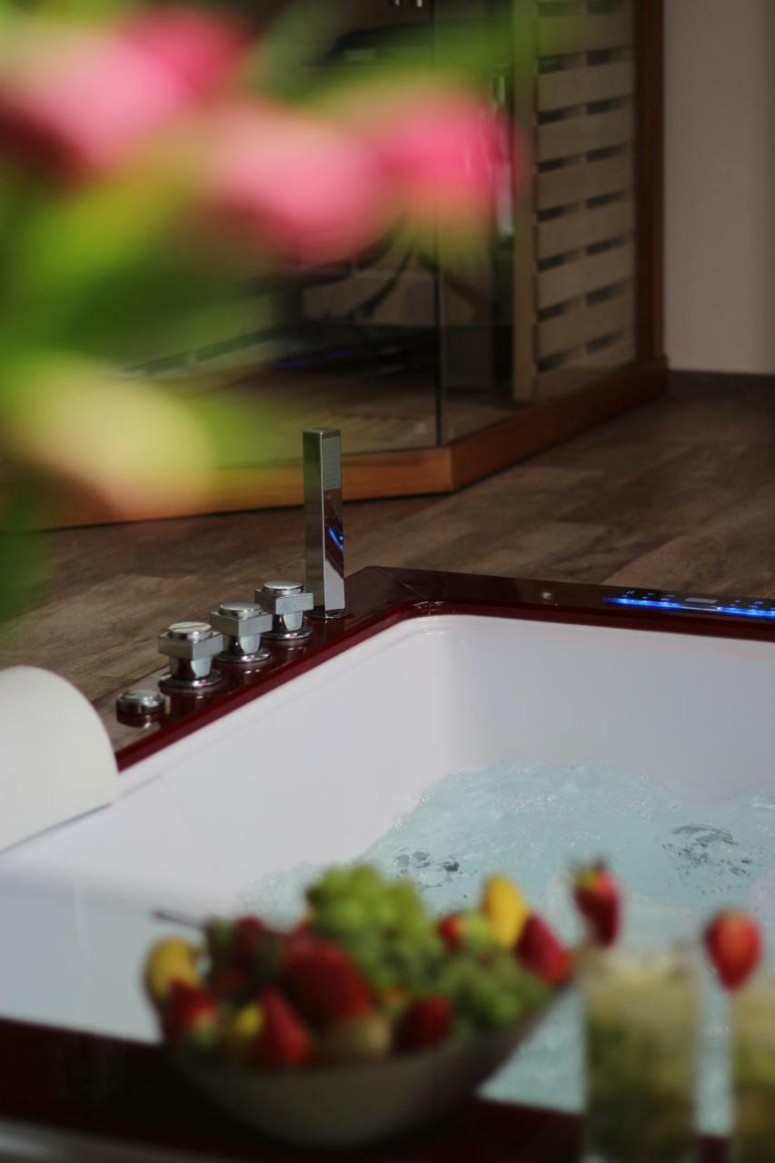 Romanticky Wellness Suite Hotel Heinz โดบริช ภายนอก รูปภาพ