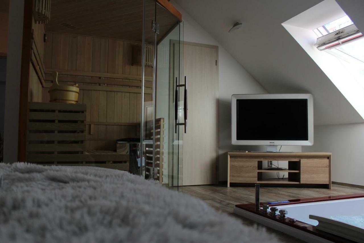 Romanticky Wellness Suite Hotel Heinz โดบริช ภายนอก รูปภาพ