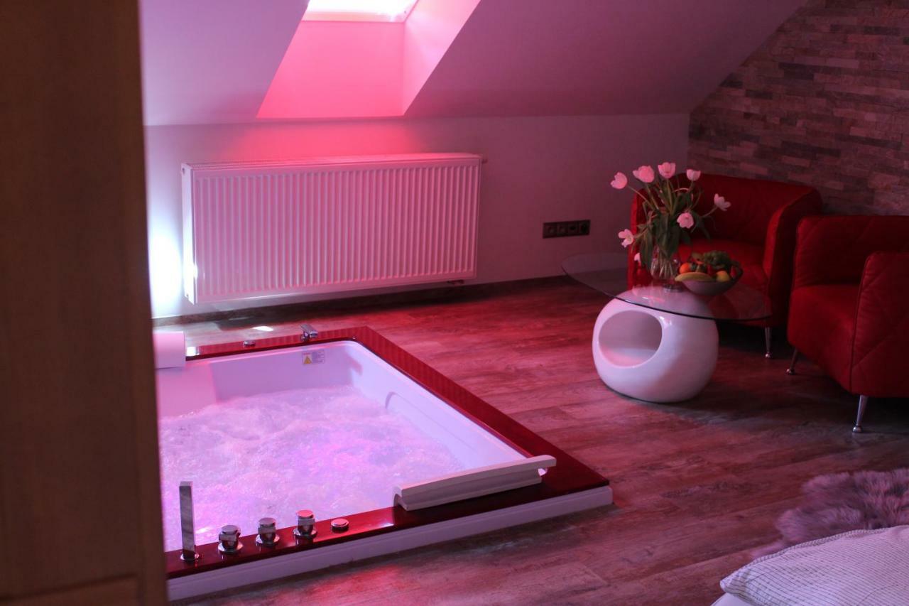 Romanticky Wellness Suite Hotel Heinz โดบริช ภายนอก รูปภาพ